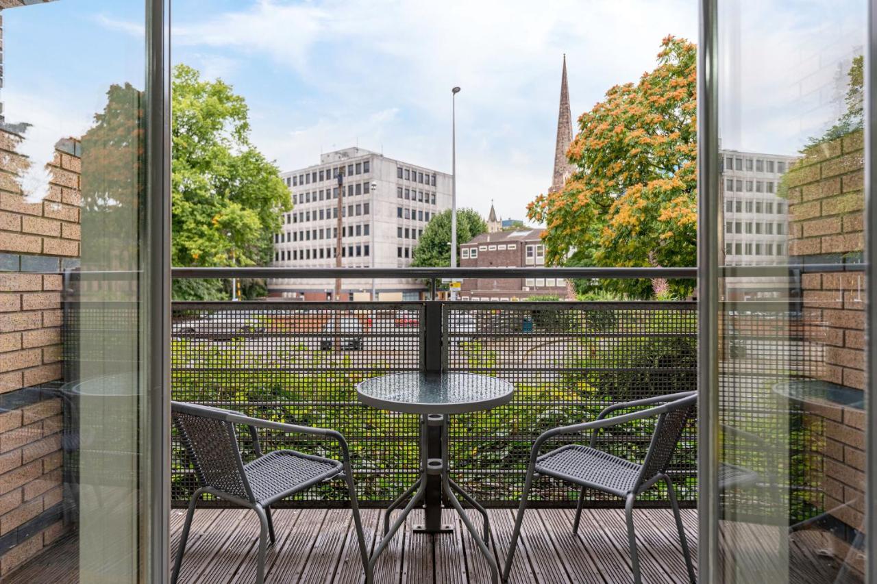 Riley House Spacious City Apartment Coventry Exterior foto