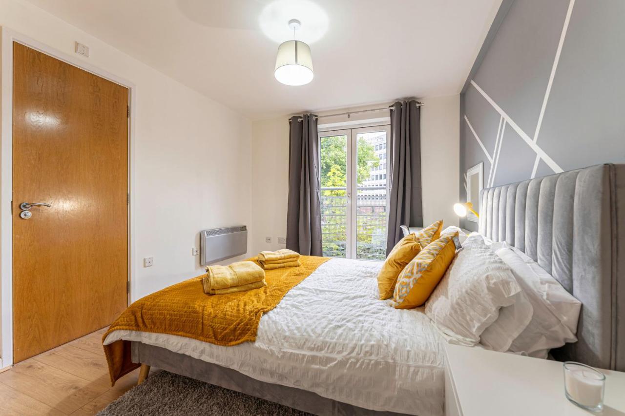Riley House Spacious City Apartment Coventry Exterior foto